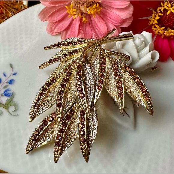 Dodde Jewelry - 1960's Dodds Bird of Paradise Branches Chocolate Rhinestone Brooch
